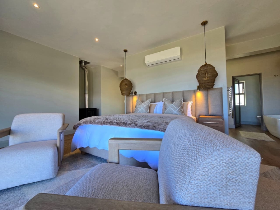 4 Bedroom Property for Sale in Outeniqua Strand Western Cape